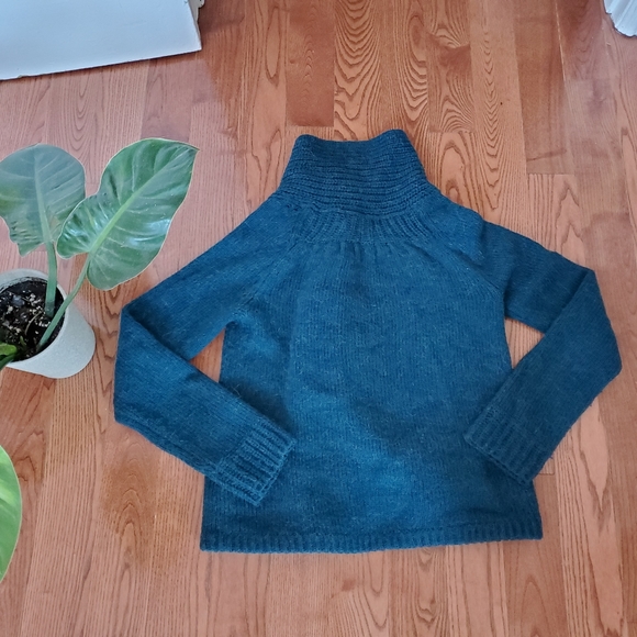 😃3 for 20😃 Calvin Klein Cardigen (sold) - Picture 2 of 7